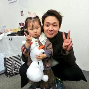 [PIC] 150117 Jaejoong & Yoochun avec Seohyun, la nièce de&nbsp;Jaejoong