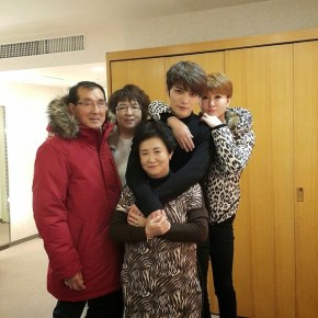 [PIC+TRAD] 150121 Jaejoong et sa famille sur les comptes Twitter et Instagram de ses&nbsp;soeurs