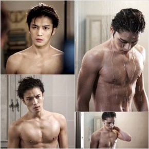 [PIC+TRAD] 150116 Jaejoong sous la douche dans &lsquo;SPY&rsquo;