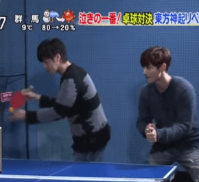 [VID] 141229 Tohoshinki dans l&rsquo;émission &lsquo;Sukkiri Year End Special&rsquo; – défi tennis de table (eng&nbsp;sub)