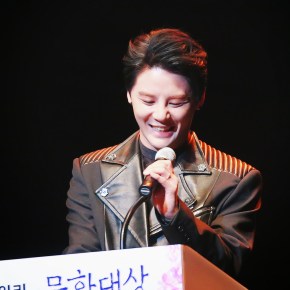 [PIC+VID] 150202 Junsu aux &lsquo;EDaily Culture&nbsp;Awards&rsquo;