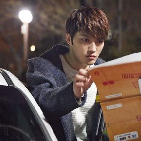 [PIC] 150208 JYJ Official : Jaejoong apprend son texte de ‘SPY’ partout et à toute&nbsp;heure