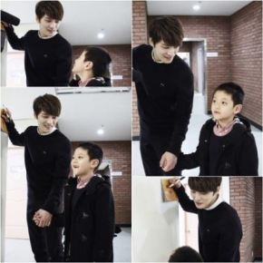 [PIC] 150306 Jaejoong avec le jeune acteur Ko Woo-rim (photo de&nbsp;presse)