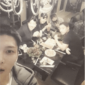 [PIC+TRAD] 150331 Dîner d’au revoir chez les parents de&nbsp;Jaejoong