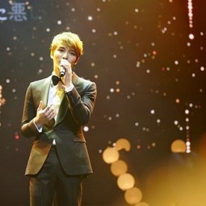 [NEWS] 150316 Kim Jaejoong rencontre 2 000 fans japonais avant son départ à&nbsp;l&rsquo;armée