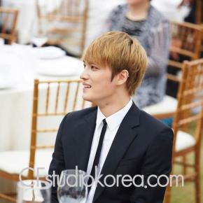 [PIC] 150324 Jaejoong au 70ème anniversaire de son père&nbsp;(2014)