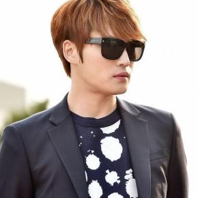 [PIC] 150321 PRESSE : Jaejoong s&rsquo;est rendu au mariage de Jo Dalhwan + instagram de &lsquo;sssss.uel&rsquo;