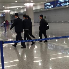 [PIC] 150228 Yoochun à l&rsquo;aéroport de Pudong,&nbsp;Shanghai