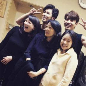 [PIC] 150405 Photo avec Tohoshinki au Tokyo Dome&nbsp;(coulisses)