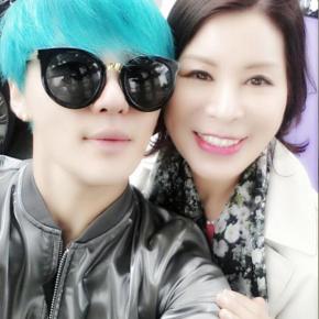 [PIC+TRAD] 150405 Junsu avec sa&nbsp;maman