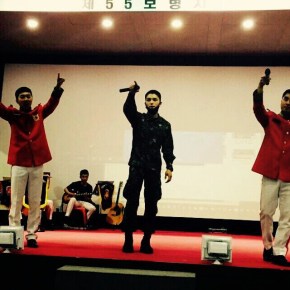 [PIC+TRAD] 150522 Jaejoong a chanté ‘Though I loved You’ lors d&rsquo;un événement de la 55ème division d&rsquo;infanterie