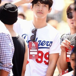 [PIC] 150503 Changmin au Dodger Stadium pour l&rsquo;avant-match ‘LA Dodgers vs Arizona&nbsp;Diamondbacks’