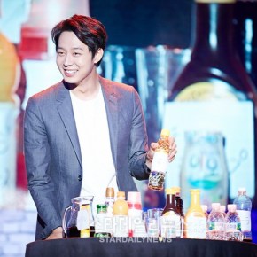 [PIC] 150525 Yoochun au fanmeeting de ‘The Girl Who Sees&nbsp;Smells’