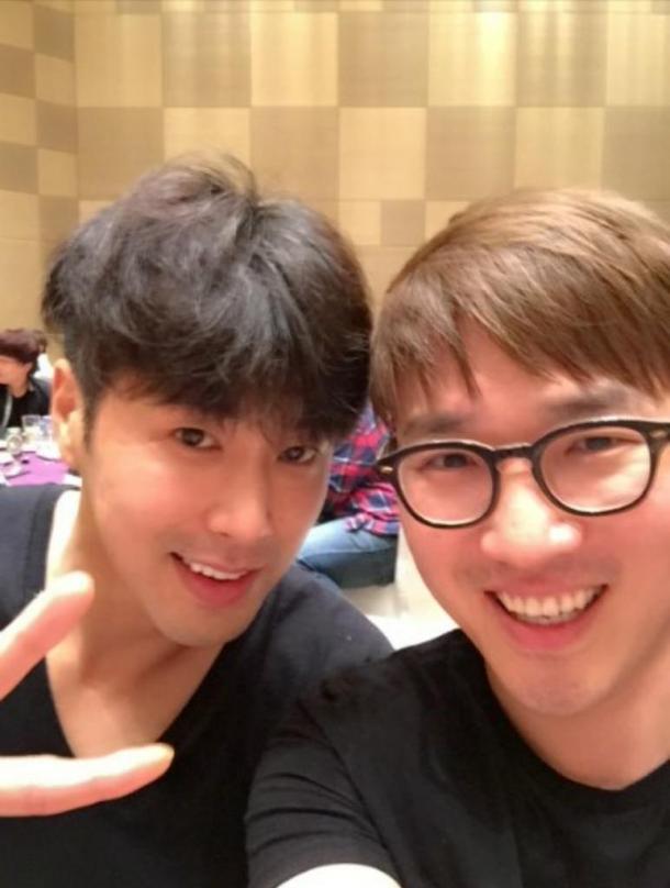 CD8IQd5VEAA-VjE.jpg large