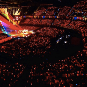 [PIC] 150531 TVXQ – Les organisateurs du concert T1ST0Ry de Bangkok postent une photo du red&nbsp;ocean