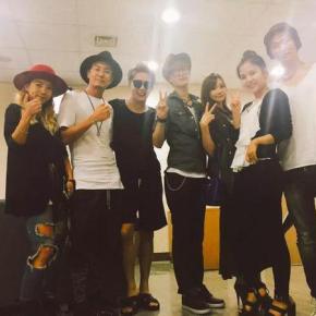 [PIC] 150724 Junsu avec les danseurs de JYJ en loge après ‘Death&nbsp;Note’