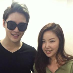 [PIC] 150730 Junsu en loge après une représentation de ‘Death&nbsp;Note’