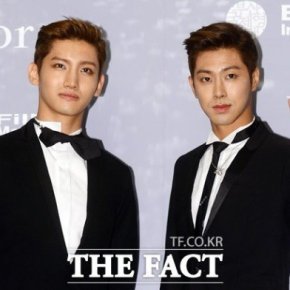 [NEWS] 150721 Yunho de TVXQ part à l&rsquo;armée aujourd&rsquo;hui et dit au revoir à Changmin et à ses&nbsp;amis