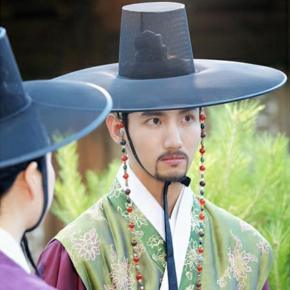 [PIC] 150722 Changmin pour ‘The Scholar Who Walks The Night’ dans la&nbsp;presse