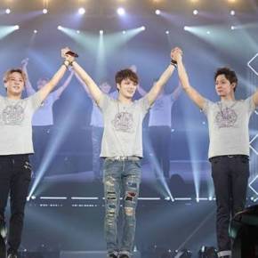 [PIC] 150720 JYJ Official change de photo bannière sur&nbsp;Facebook