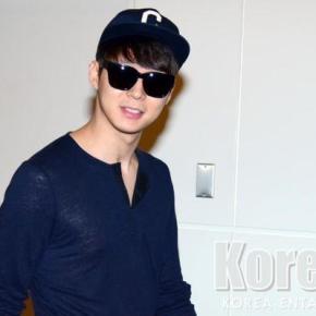 [PIC] 150721 Yoochun à l&rsquo;aéroport de Gimpo puis arrivant à l&rsquo;aéroport de&nbsp;Haneda
