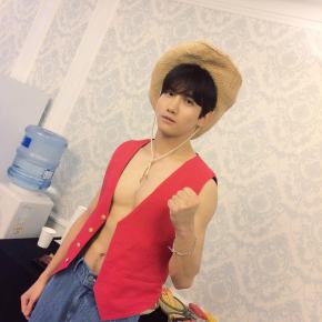 [PIC+VID+TRAD] 150703 TVXQ – Shim Jaewon partage des souvenirs des concerts &lsquo;T1ST0RY encore in&nbsp;Seoul&rsquo;