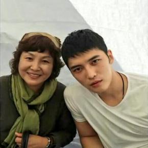 [PIC] 151008 Jaejoong avec sa&nbsp;tante