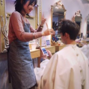 [PIC] 151010 Changmin chez le&nbsp;coiffeur