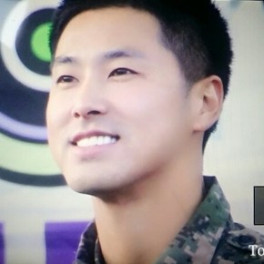 [PIC] 151031 Yunho au &laquo;&nbsp;Yangju Rock Festival&nbsp;&raquo; répétitions