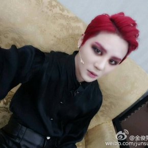 [PIC+TRAD] 160208 Weibo de Junsu : “Bonne année à tous !! 😀 Je vous aime&nbsp;😍”