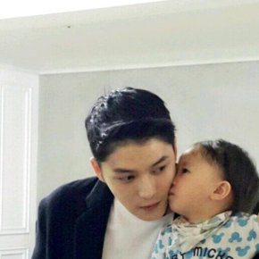 [PIC] 160325 Jaejoong et son neveu sur le compte KakaoTalk de sa&nbsp;soeur