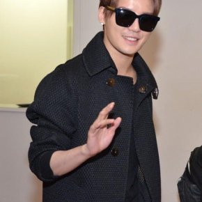 [PIC] 160329 Junsu à l&rsquo;aéroport de Gimpo, puis arrivant au&nbsp;Japon