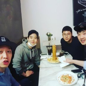 [PIC] 160412 Yoochun sur l&rsquo;Instagram de son&nbsp;frère