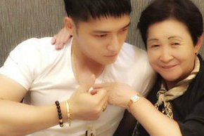 [PIC] 160414 Jaejoong avec sa maman sur le Twitter de sa&nbsp;soeur