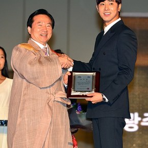 [VID] 160413 Ancienne vidéo de Yunho à la &lsquo;2013 Gwangju Design Biennale&rsquo;: My Favorite&nbsp;Gwangju