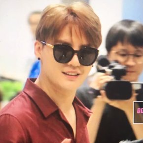 [PIC] 160629 Junsu à l&rsquo;aéroport : Corée → Kobe&nbsp;(Japon)