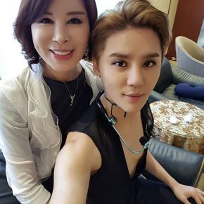 [PIC] 160709 Junsu sur l&rsquo;Instagram de sa&nbsp;maman