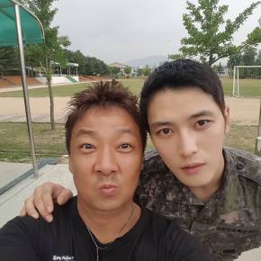 [PIC+TRAD] 160622 Jaejoong sur le Facebook de Peter&nbsp;Cho