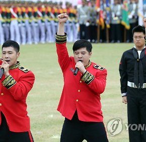 [VID] 160929 Yunho – Répétitions de la &rsquo;68th Armed Forces Day Commemoration&nbsp;Ceremony&rsquo;