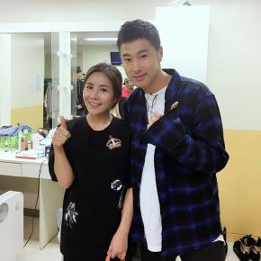 [PIC] 161012 Yunho après avoir vu la comédie musicale Kinky Boots&nbsp;(161009)