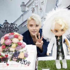 [PIC] 161029 Junsu sur divers comptes Instagram : Dorian Gray +&nbsp;famille