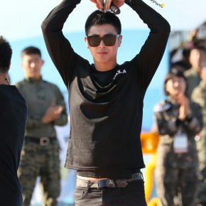 [PIC+FANCAMS] 161006 Yunho au ’14th Ground Forces Festival’ (jour&nbsp;6)