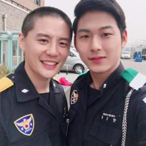 [PIC] 170409 Junsu avec ses camarades de la&nbsp;police