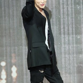 [PIC+VID] 170625 Jaejoong au fanmeeting &lsquo;Paradise City&rsquo; (+ cérémonie de&nbsp;nomination)