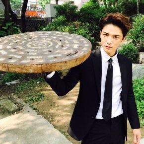 [PIC+VID+TRAD] 170726 Jaejoong – Teaser de &lsquo;Man hole&rsquo; + Instagram de la&nbsp;C-JeS