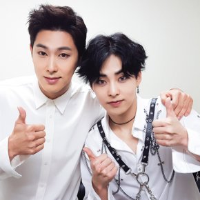 [PIC+VID] 170728 Yunho sur divers réseaux sociaux (SMTOWN&nbsp;Tokyo)