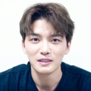 [INFO] 170811 Jaejoong – V LIVE : Tournage de &lsquo;Manhole&rsquo;, commenté par Kim&nbsp;Jaejoong