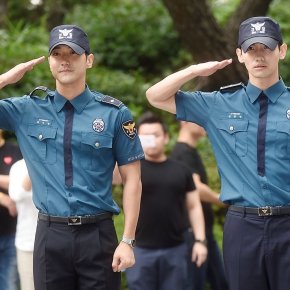 [NEWS] 170818 Choi Siwon de Super Junior et Changmin de TVXQ! ont terminé leur service&nbsp;militaire