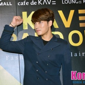 [PIC] 170812 Jaejoong à l&rsquo;ouverture de KAVE (Shibuya,&nbsp;Tokyo)