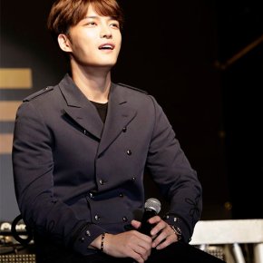 [PIC] 170903 Jaejoong sur le site du KAVE&nbsp;Mall